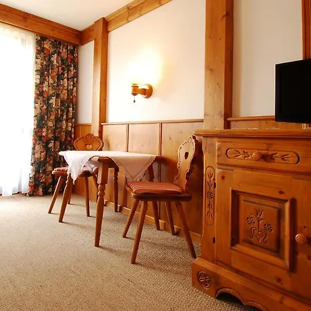 Weisses Roessl Abtenau