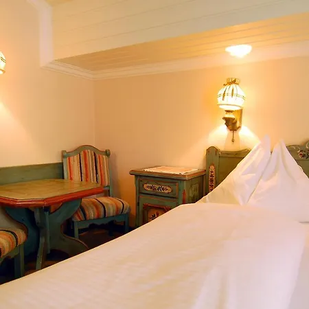 Weisses Roessl Guest house 2*